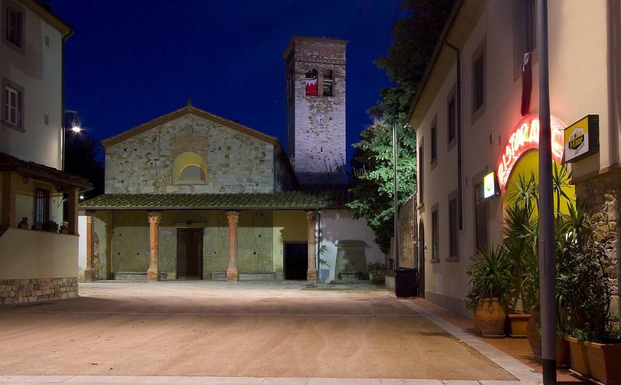 Borgo Della Rocca Bed & Breakfast Монтемурло Екстериор снимка