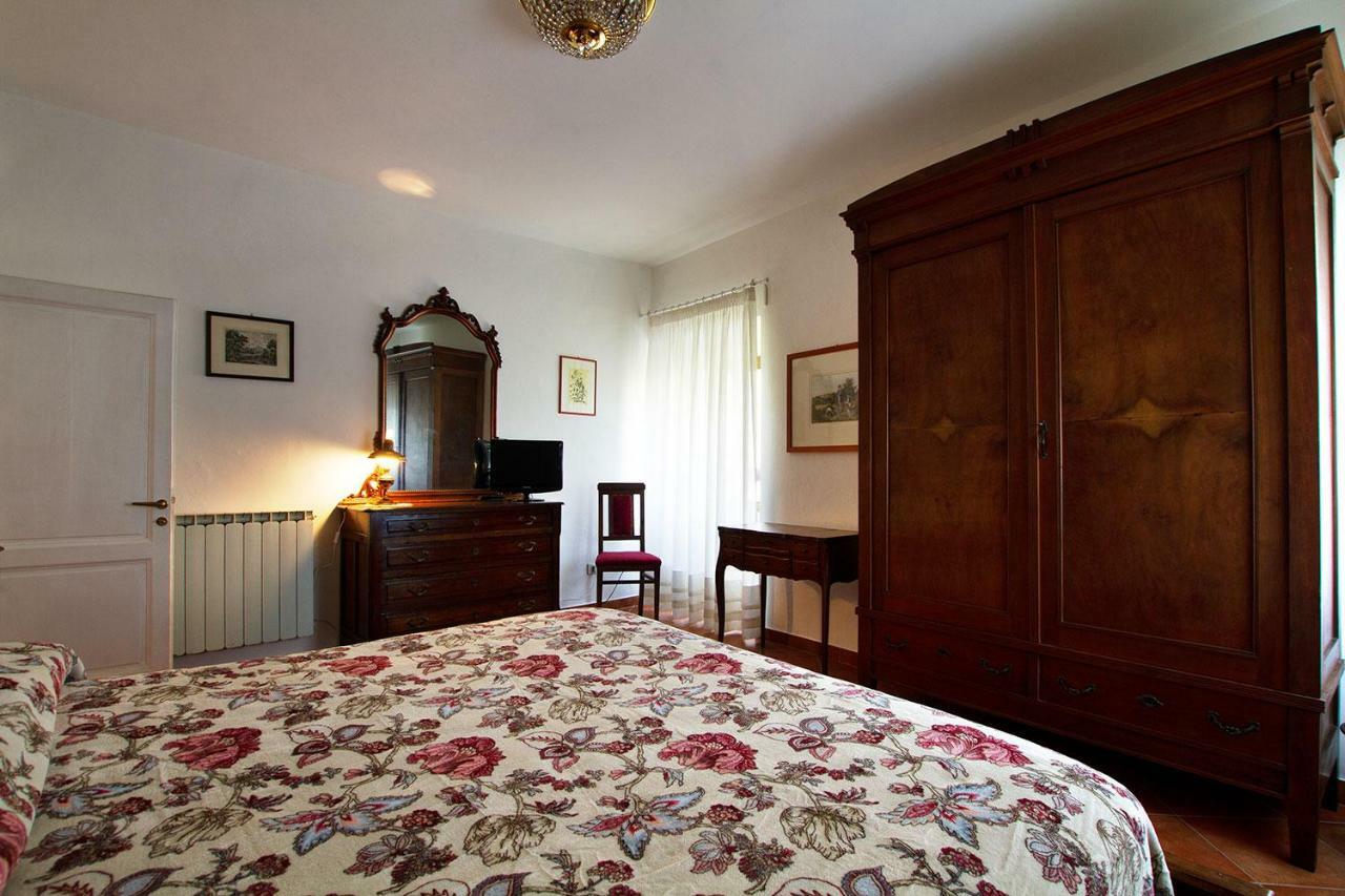 Borgo Della Rocca Bed & Breakfast Монтемурло Екстериор снимка
