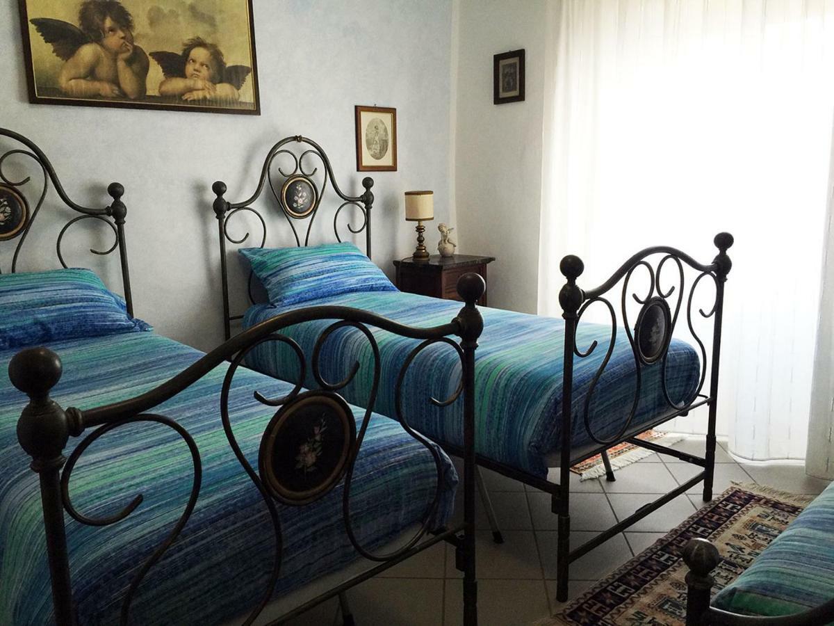 Borgo Della Rocca Bed & Breakfast Монтемурло Екстериор снимка