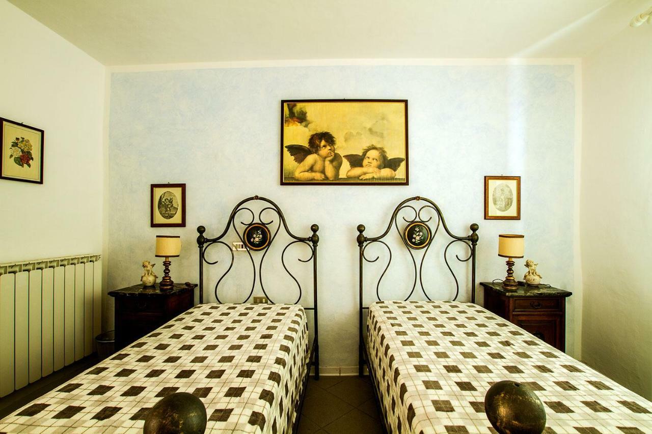 Borgo Della Rocca Bed & Breakfast Монтемурло Екстериор снимка