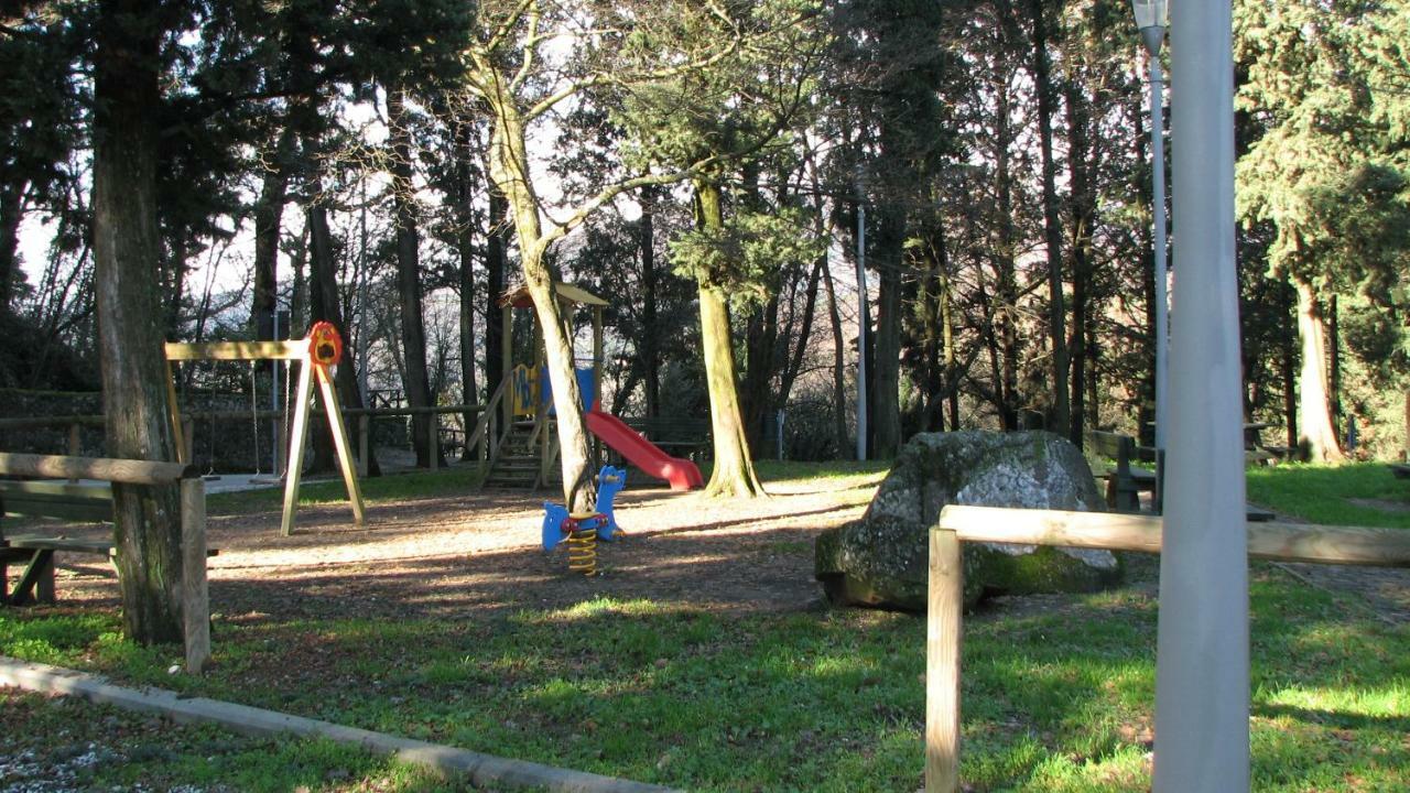 Borgo Della Rocca Bed & Breakfast Монтемурло Екстериор снимка
